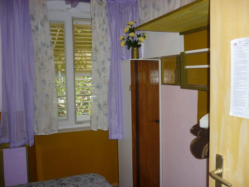 ホテル ルームス デュラン スプリト 部屋 写真